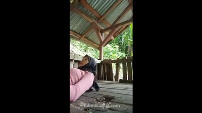 Viral_Jilbab_ABG_mesum_ngentot_di_pos_ronda.mp4