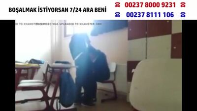 Türk Liseli Çıtır Hatun Sınıfta Sakso Çekmekle Meşgul Oluyor