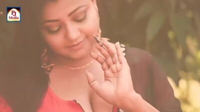 Hot saree lover.black saree Big boobs enjoy sex fleeing